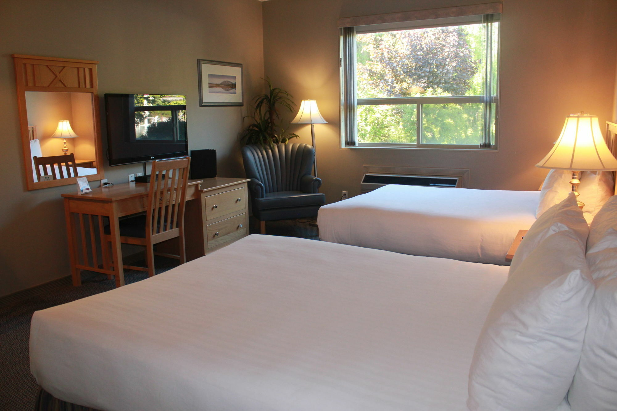 Hilltop Inn - Salmon Arm Exterior foto