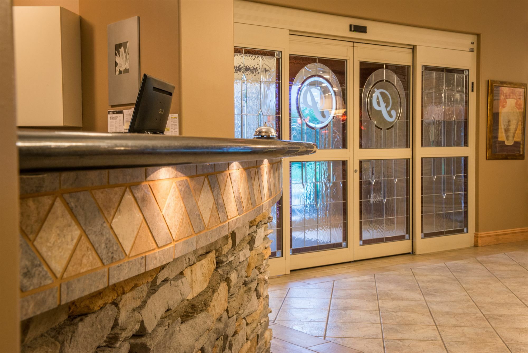 Hilltop Inn - Salmon Arm Exterior foto