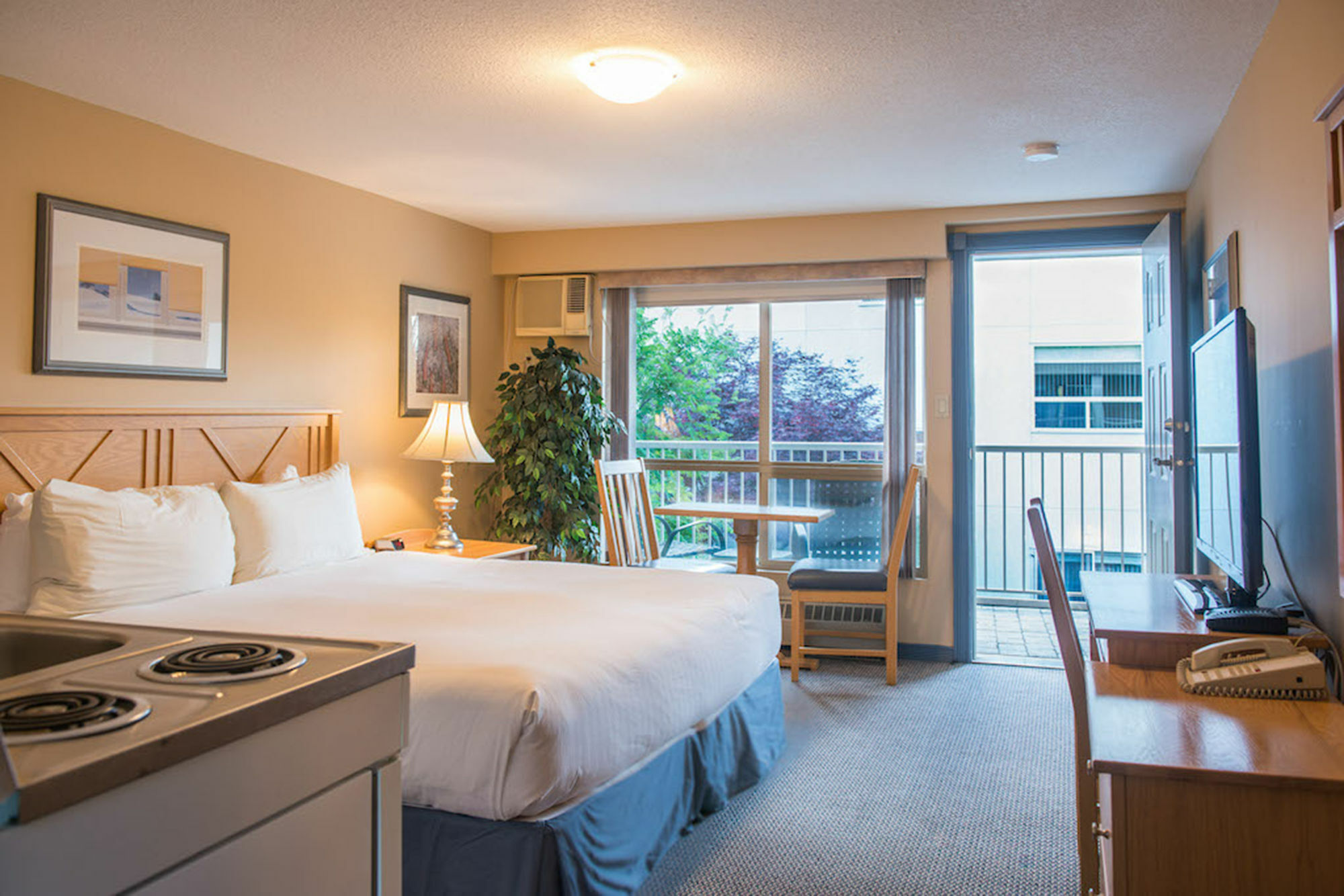 Hilltop Inn - Salmon Arm Exterior foto