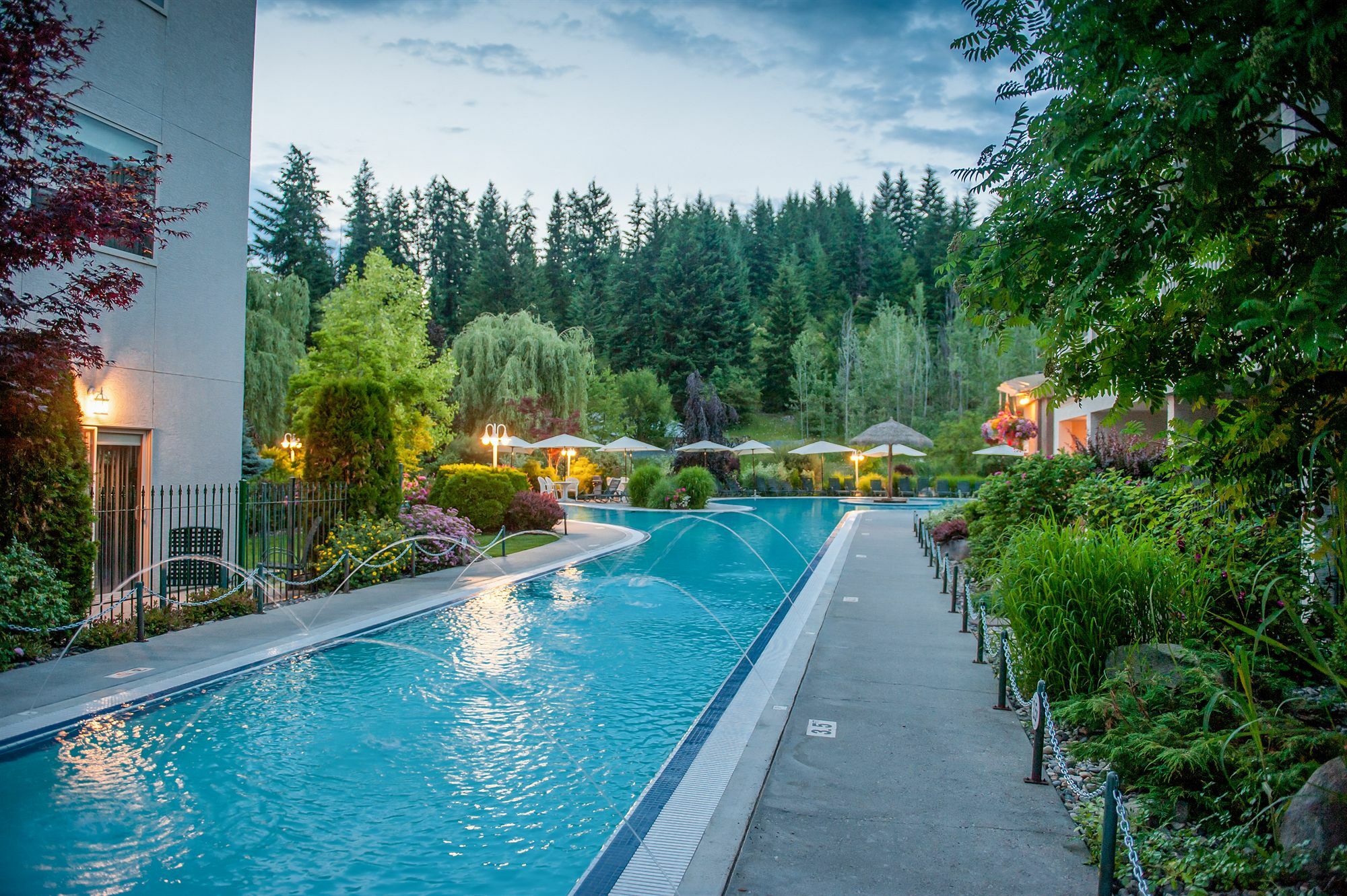 Hilltop Inn - Salmon Arm Exterior foto