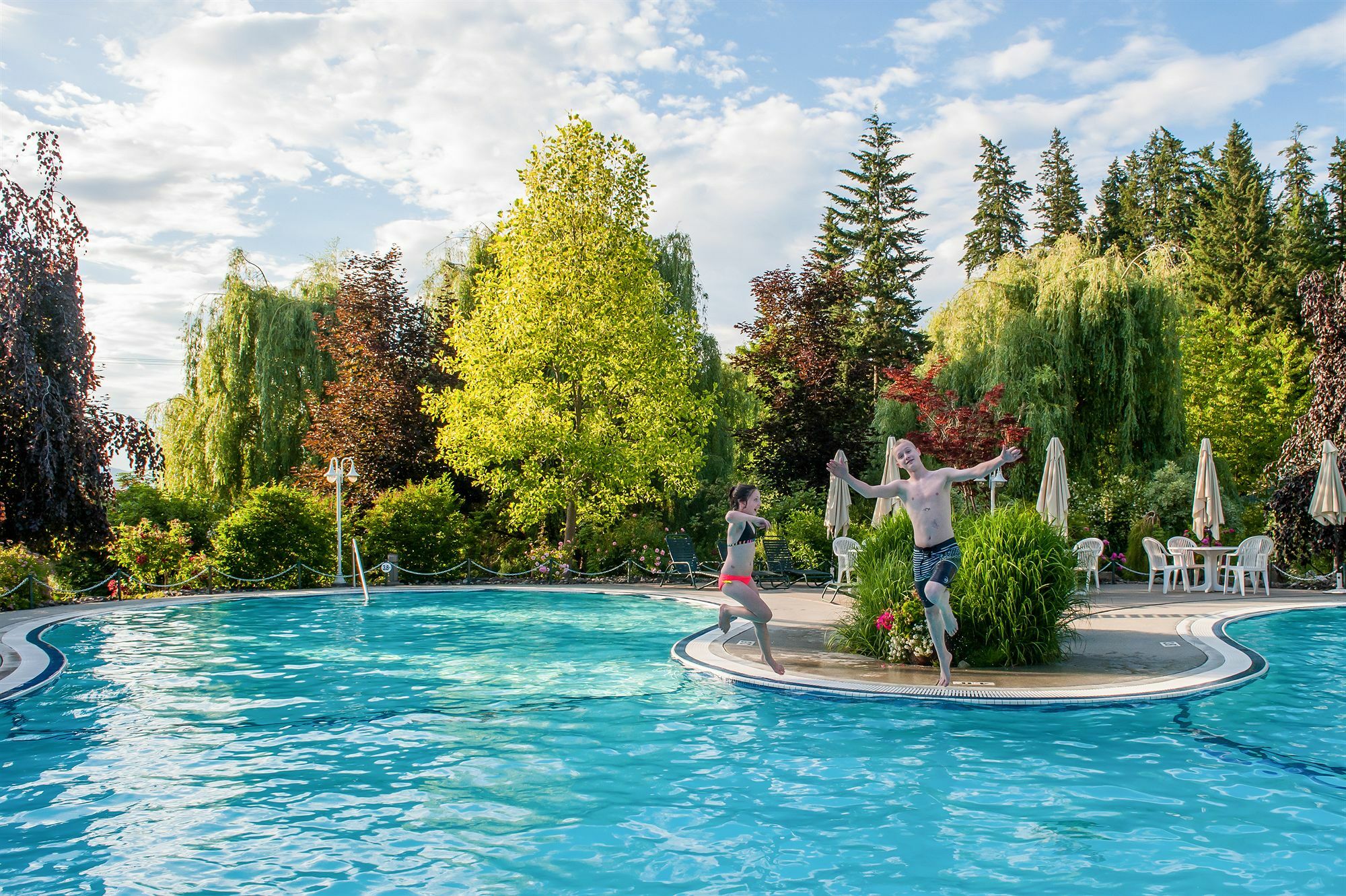 Hilltop Inn - Salmon Arm Exterior foto