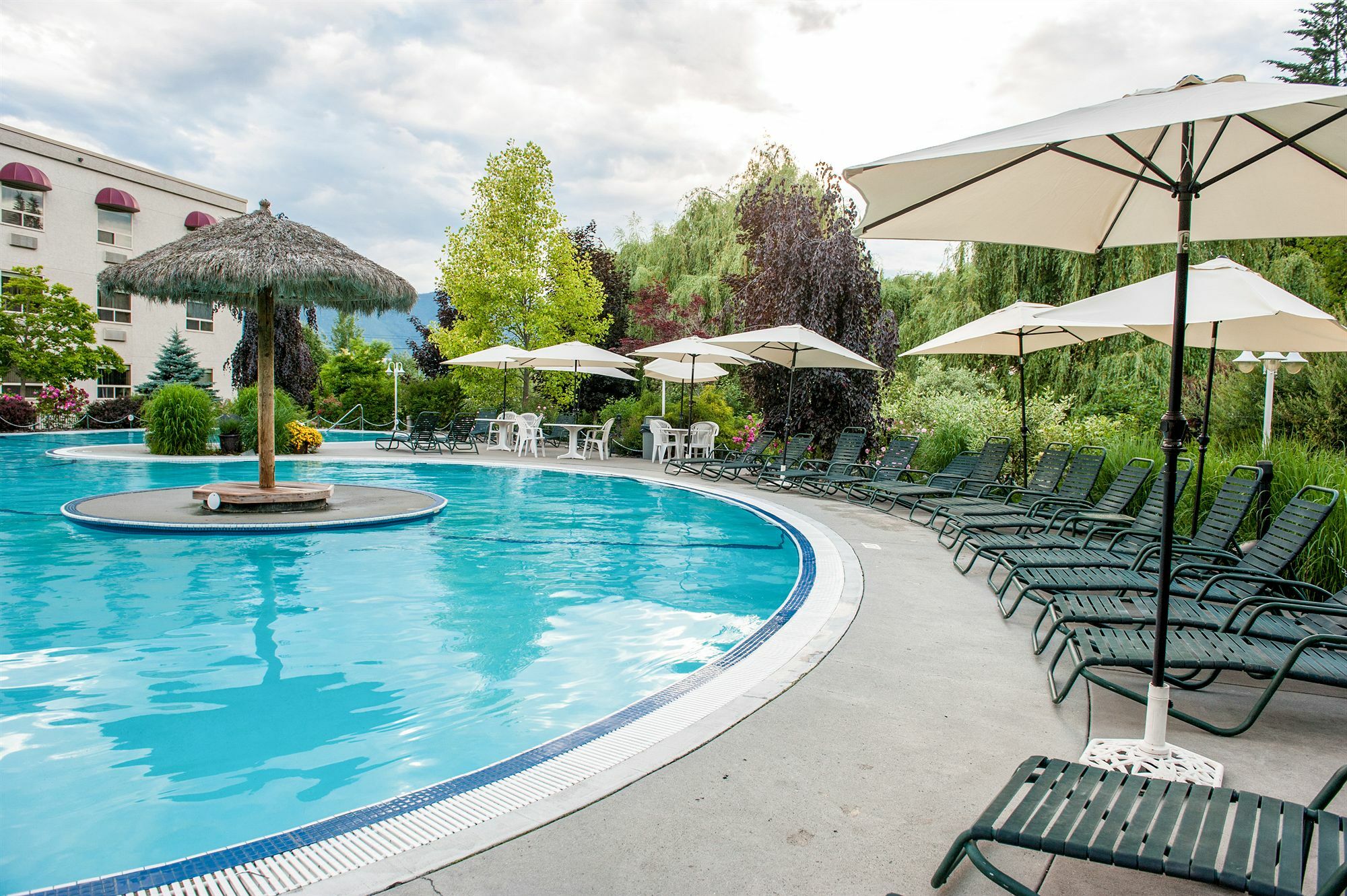 Hilltop Inn - Salmon Arm Exterior foto