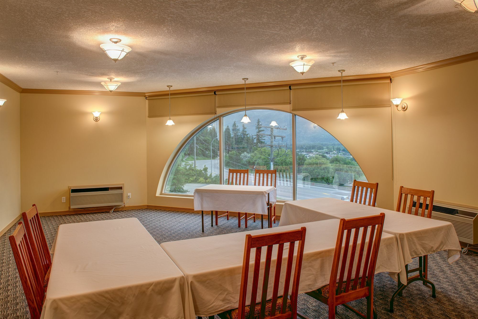 Hilltop Inn - Salmon Arm Exterior foto