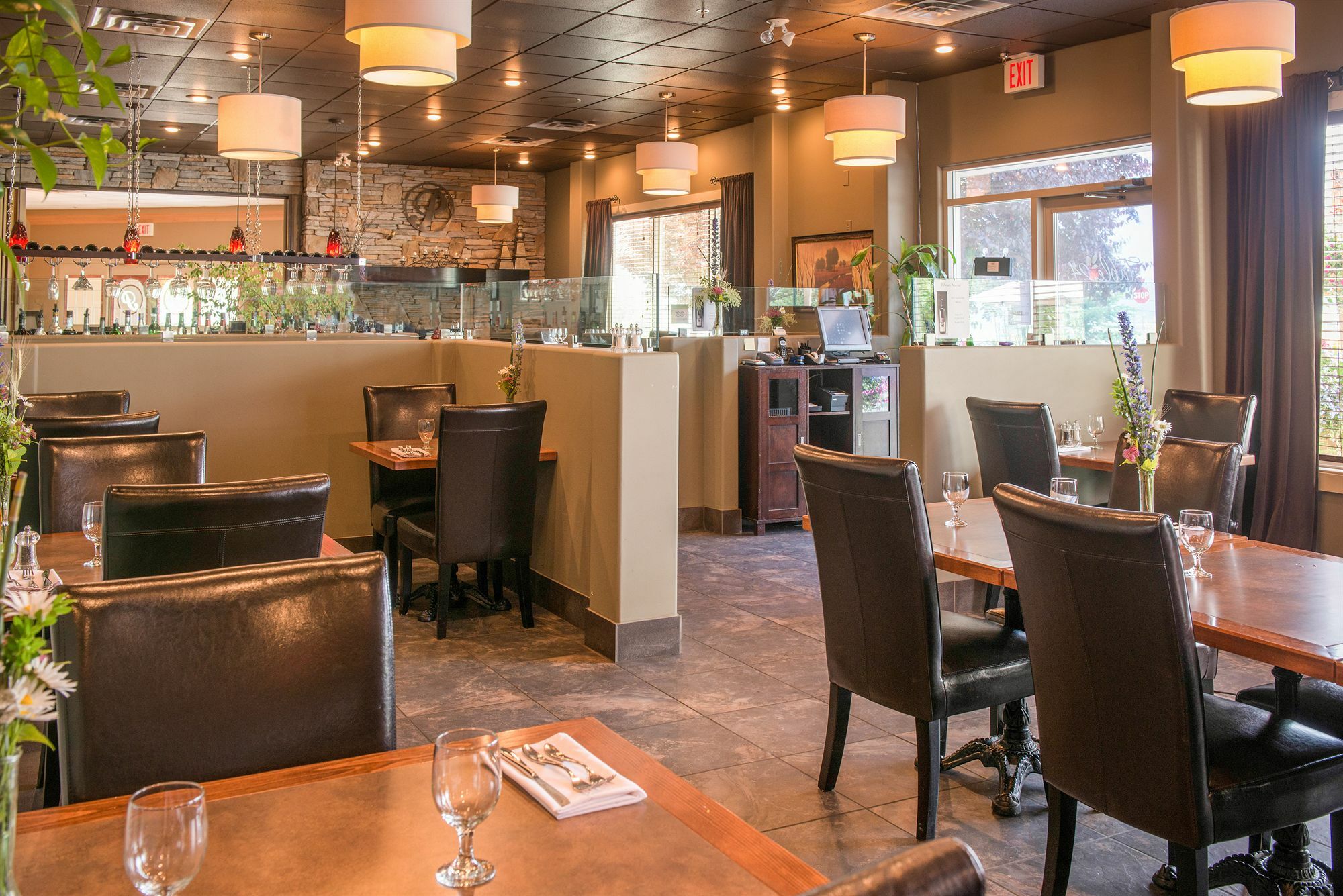 Hilltop Inn - Salmon Arm Exterior foto